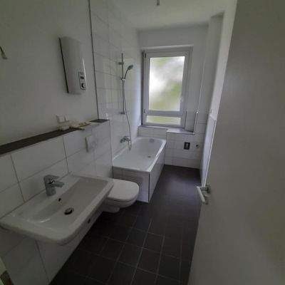 Wannenbad mit Fenster