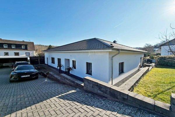 modernes Bungalow in Trassem