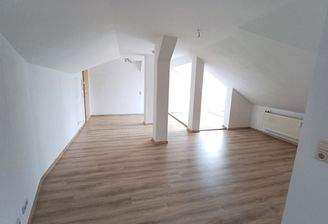 Helles Dachgeschosszimmer