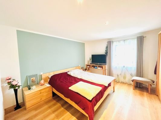 Schlafzimmer 1