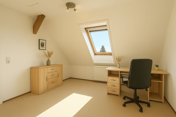 Durchgangszimmer im OG