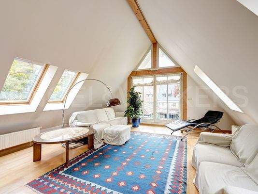 Zimmer mit Südbalkon.jpg