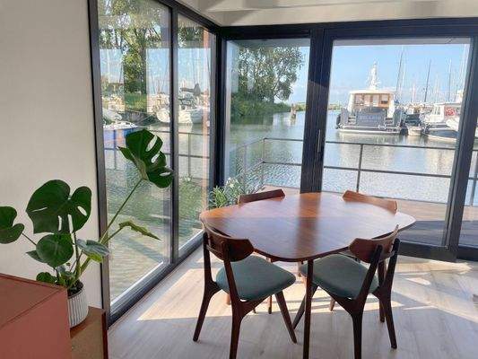 Essbereich mit Ausblick