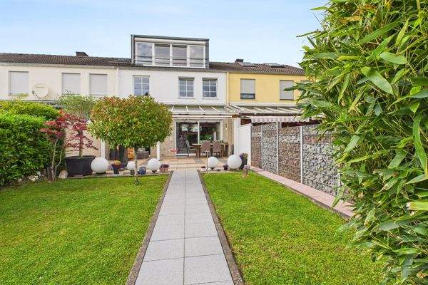 Schlossstraße 22 – 54293 Trier-Quint