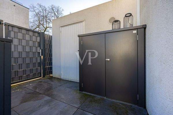 Terrasse mit Garagenzugang