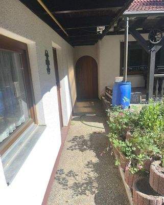 Garage mit Zugang Garten