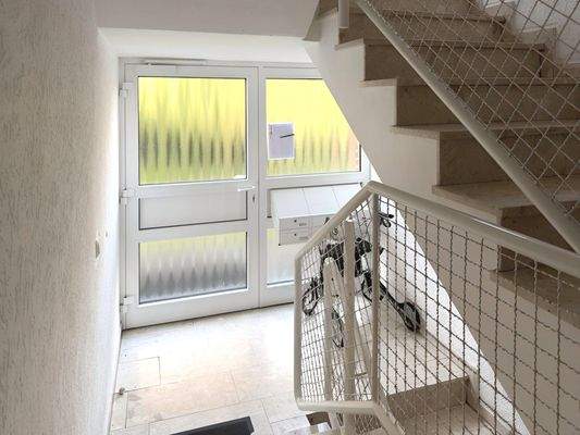 Treppenhaus / Hauseingang