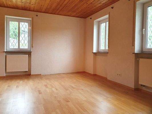 KG: Wohn-/Schlafzimmer