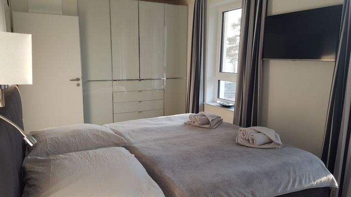 Schlafen groß Schrankwand.jpg