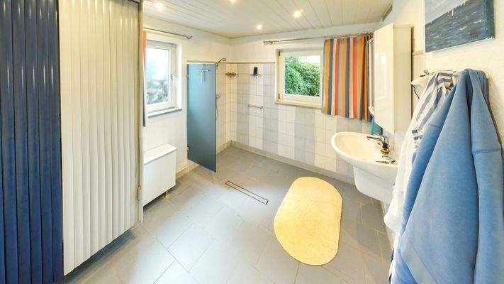 Badezimmer im Erdgeschoss