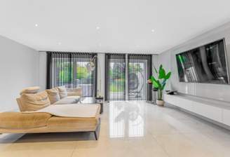 Wohnzimmer mit Terrasse