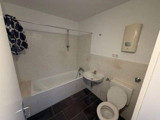 Badezimmer mit Badewanne