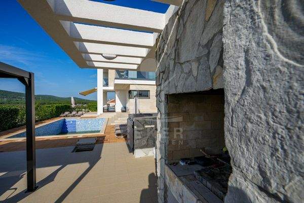 Aussenküche mit Grillbereich