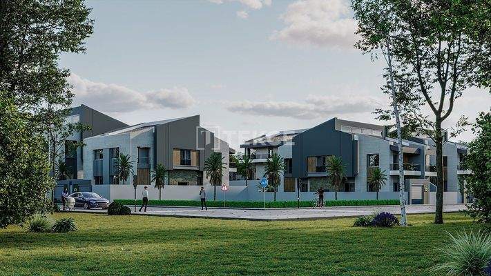 Houses in Complex Close to Forest in Antalya Duzlercami