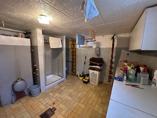 Keller Mit Dusche &WC