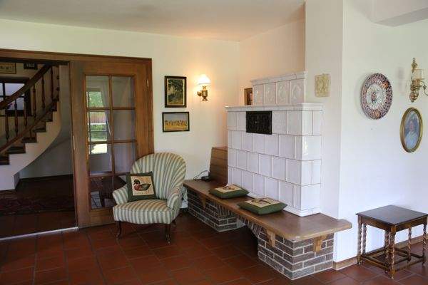 Wohnraum mit Kachelofen