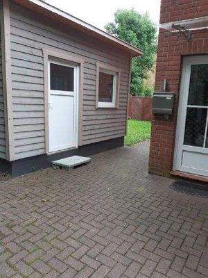 1464 Hauseingang und Geräteschuppen