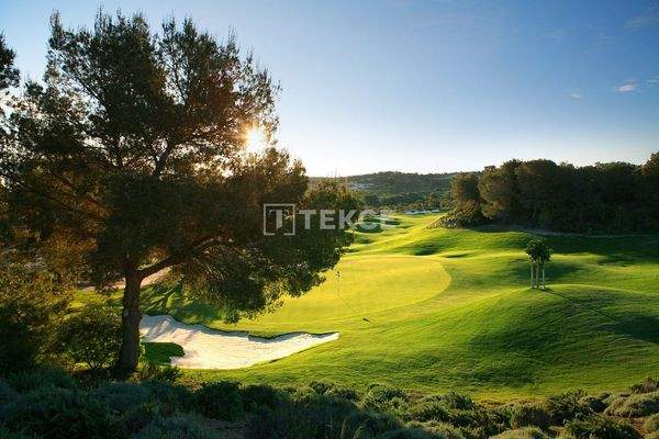 Detached Luxe Villa in a Golf Resort in San Miguel de Salinas