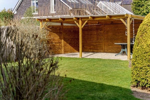 Detailansicht Garten; überdachte Terrasse