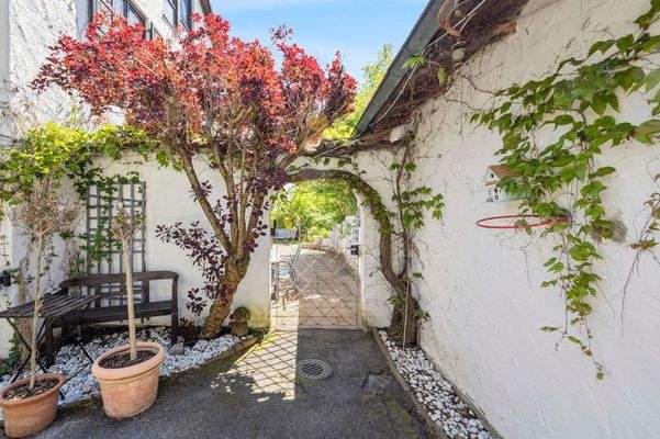 Durchgang zum Garten