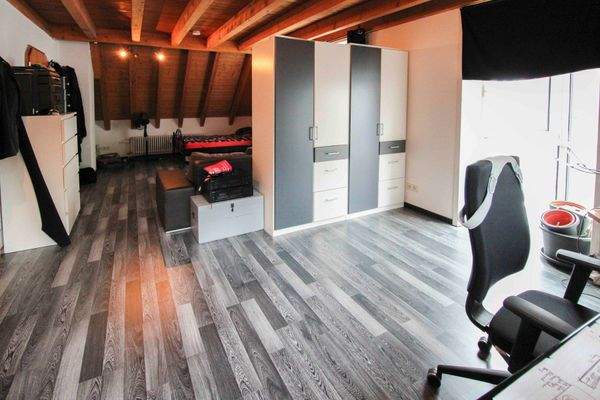 Büro Gästezimmer könnte wieder geteilt werden