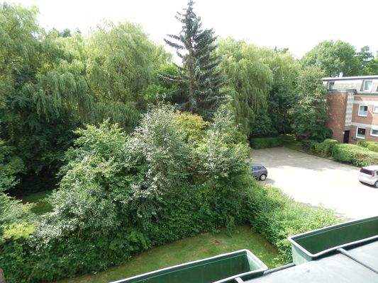 Blick zum KFZ-Stellplatz