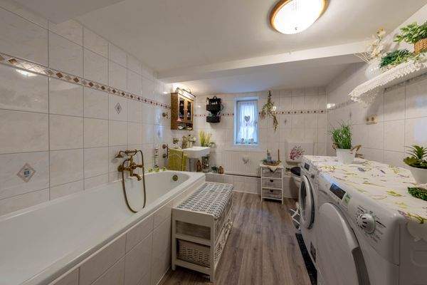 Haus 1 OG Badezimmer 