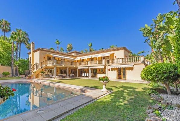 Photo: Villa in Nueva Andalucia