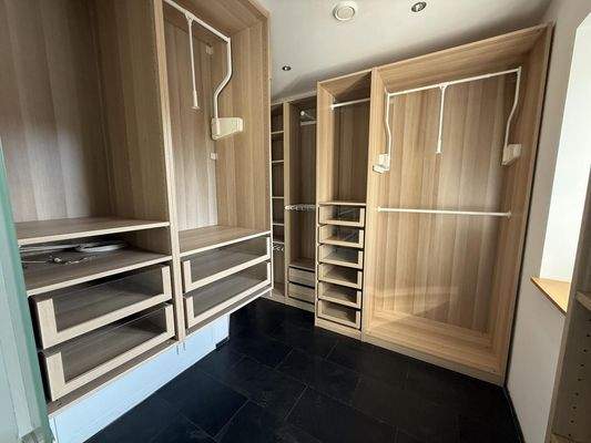 20251014_114807806_iOS