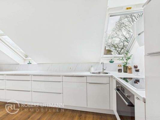 CAM04259G0-PR0083-STILL022