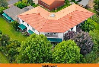 Mehrgenerationen-Villa in Feldrandlage