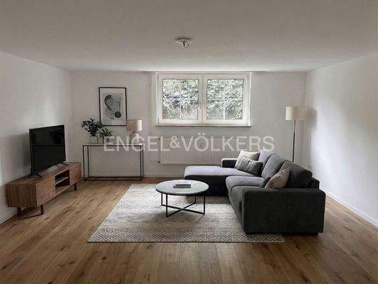 Einrichtungsbeispiel Zimmer im Souterrain (KI-optimiert)