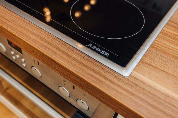 Ceranfeldherd mit Backofen