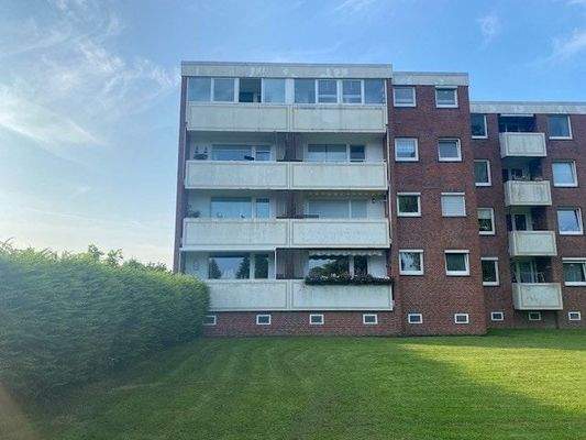 Die verglaste Loggia ist wie ein zusätzliches Zimmer