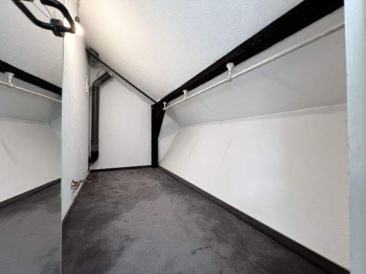 Begehbarer Kleiderschrank (2)