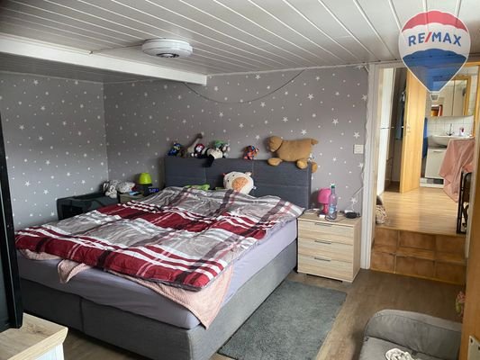 9. Schlafzimmer