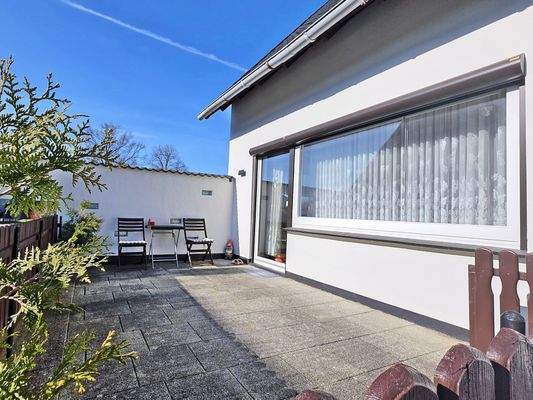 Hochterrasse am Wohnzimmer