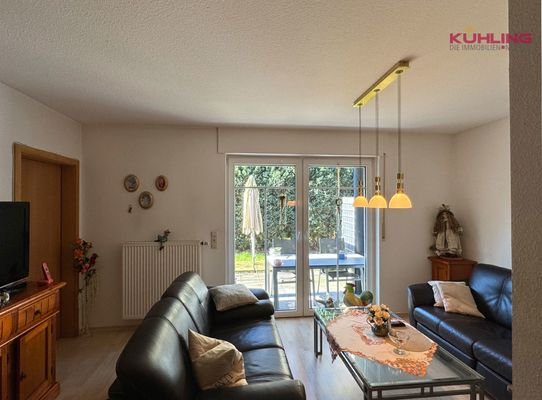 Wohnbereich mit direktem Zugang zur Terrasse