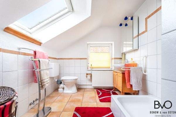 Badezimmer im Dachgeschoss