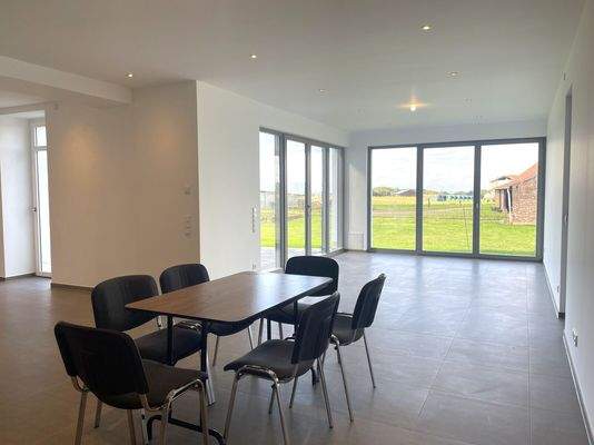 offener Wohn- und Essbereich