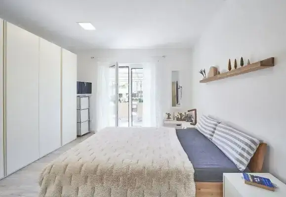 Vom Schlafzimmer direkt in den Garten.webp