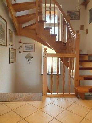 Treppenaufgang EG zu DG