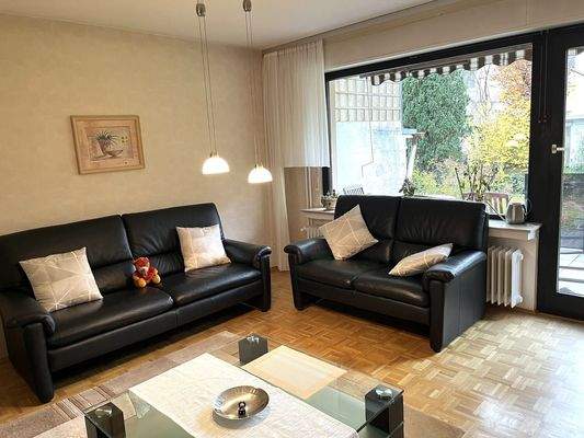 mit Zugang zum Balkon