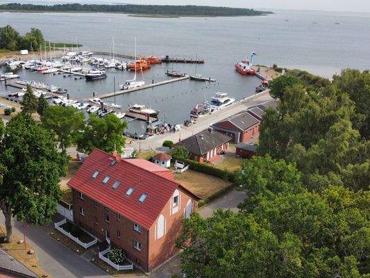 Lage direkt am Hafen