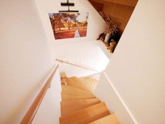 Treppe zum Erdgeschoss