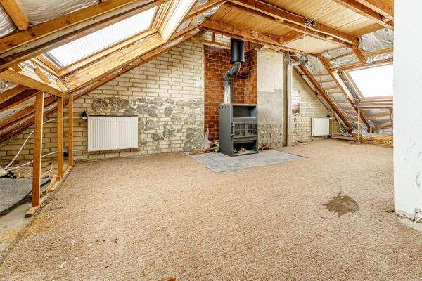 Dachgeschoss ausbaufähig.