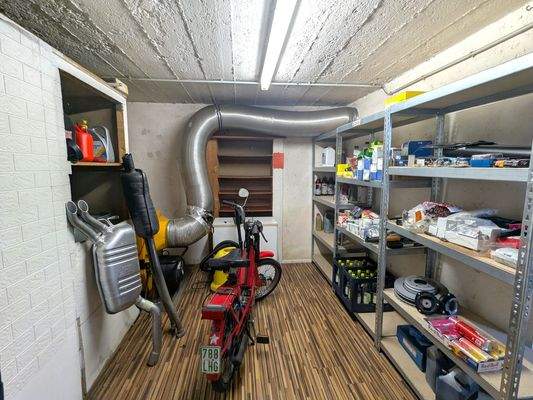 Abgetrennter Raum mit eigener Heizung fürs Gewerbe