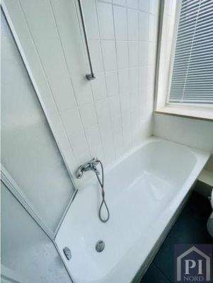 Badewanne mit Duschfunktion