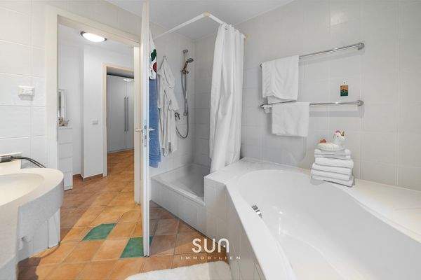 TAGESLICHTBADEZIMMER