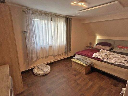 II. Schlaf- oder Kinderzimmer